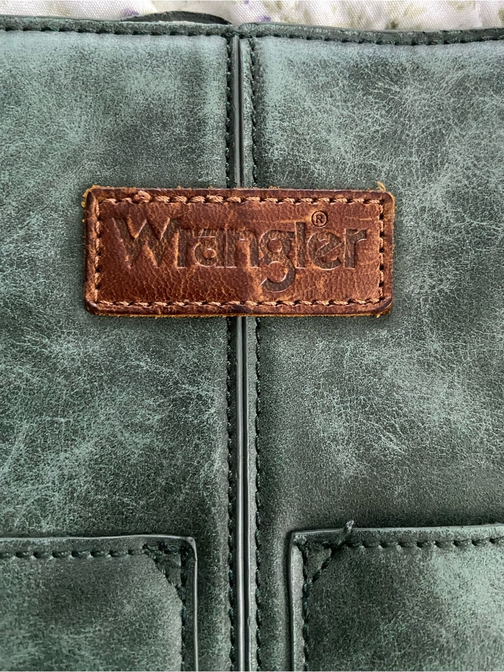 Wrangler Forest Green Faux Leather Tote with Front & Back Pockets - Picture 4 of 6